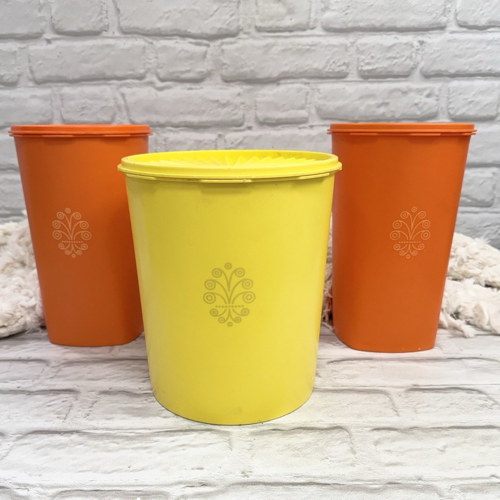Vtg Tupperware Nesting Canisters w/ Lids Yellow & Orange Set Of 3 Containers